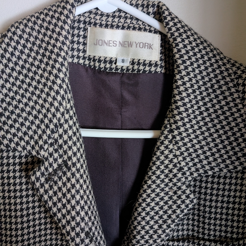 2/22$ Jones New York Black and White Blazer - Picture 3 of 3